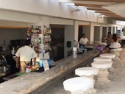 Gran Caribe Resort - Trade Winds Beach Bar